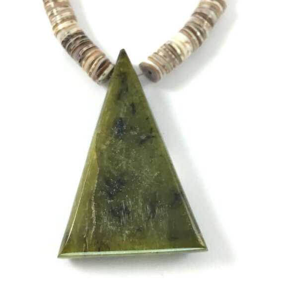 Kewa / Santo Domingo-Style Shell Heishi Necklace, Inlay Tab Pendant, 16″ - Picture 7 of 11